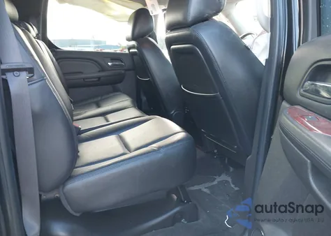 2011 Cadillac Escalade Luxury z USA, uszkodzony, nr VIN 3GYT4MEF7BG372479